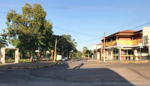 Rua Prefeito Antonio Cescon terá mão única neste domingo para avaliar mudança permanente no trecho