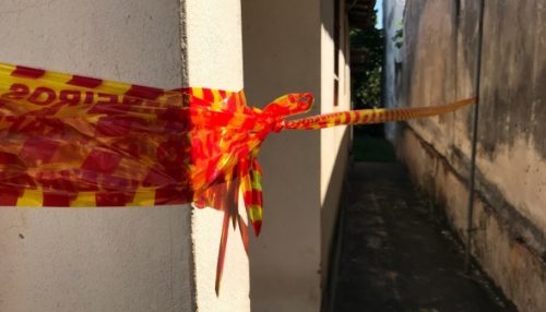 Idoso e seu cão são encontrados sem vida no quintal de casa, em Adamantina