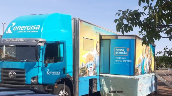 Em Lucélia, projeto Nossa Energia realiza troca de lâmpadas para famílias de baixa renda