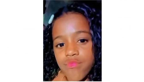 Morre menina que sofreu acidente com carro alegórico no Rio