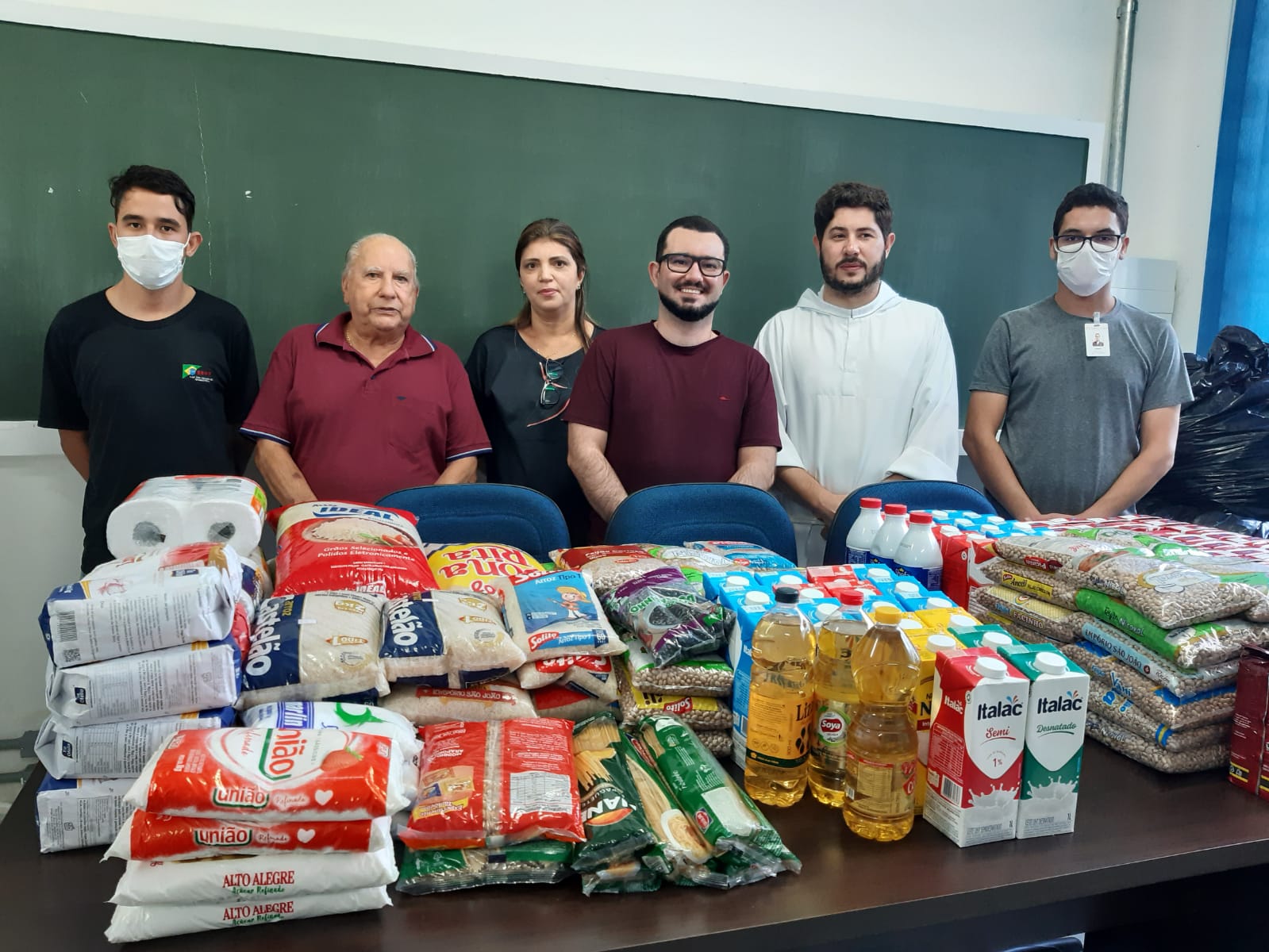 Pró-reitoria de Extensão entrega donativos arrecadados no JUNIFAI 2022