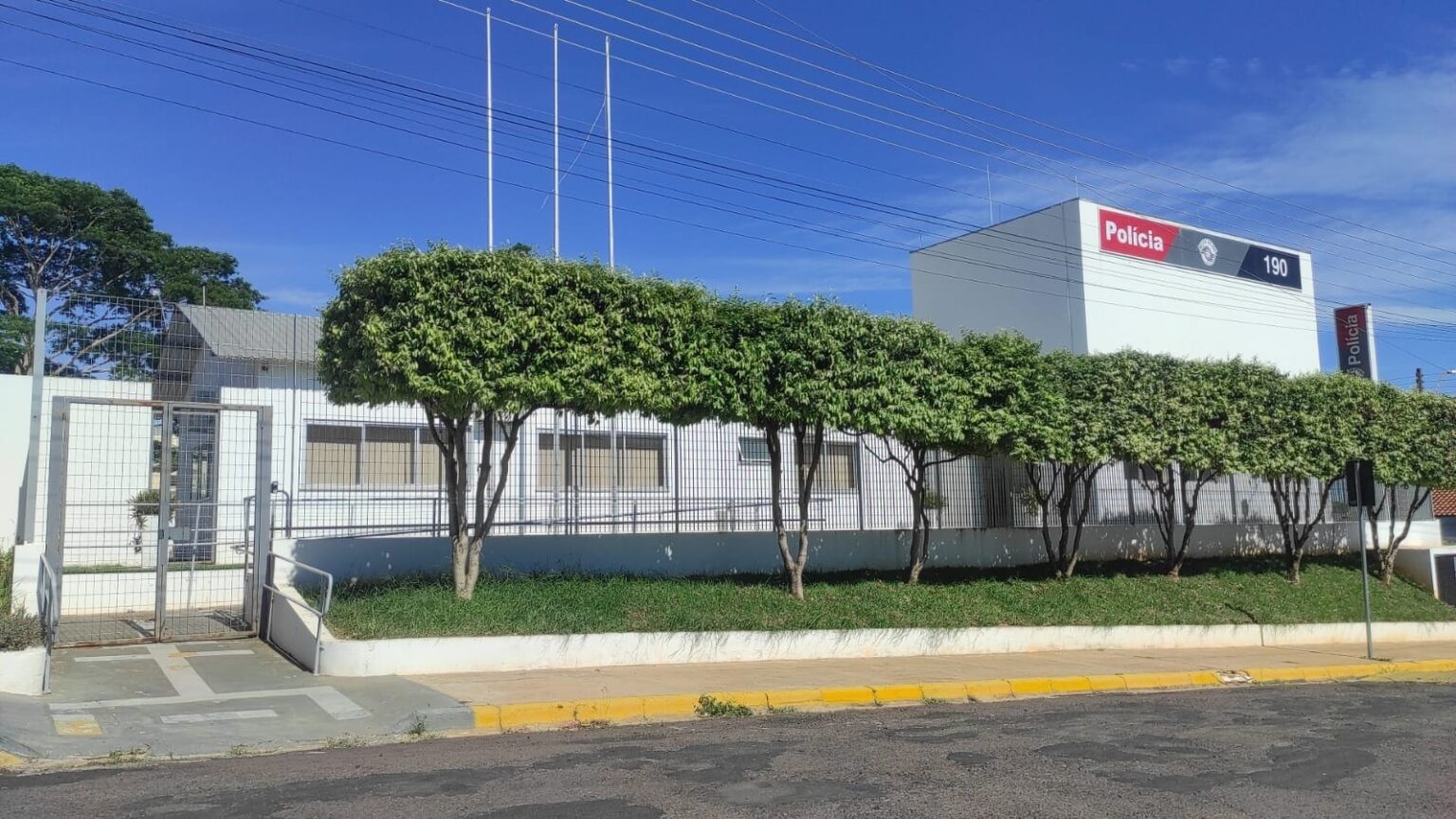 Idoso é salvo por policiais militares após se engasgar em Osvaldo Cruz