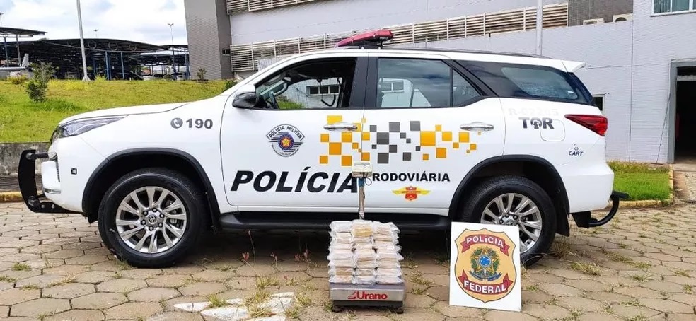 Fiscalização encontra carga de cocaína escondida em tanque de combustível de carro