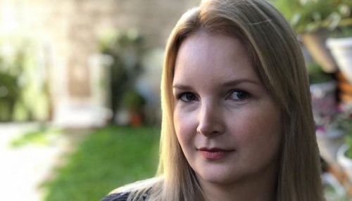 Justiça dá liberdade condicional a Elize Matsunaga, que deixa prisão