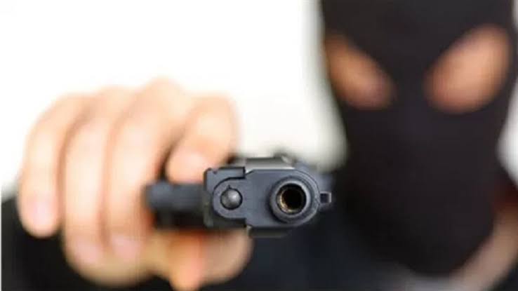 Criminosos levam R$3 mil reais durante roubo a mão armada em Parapuã