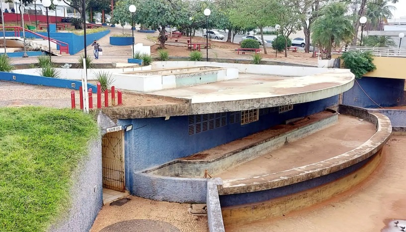 Contratada empresa para execução das obras de adequação da fonte da Praça Élio Micheloni