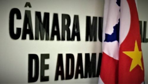 Projeto de lei que afeta professores volta nesta segunda (6) ao plenário da Câmara, para votação