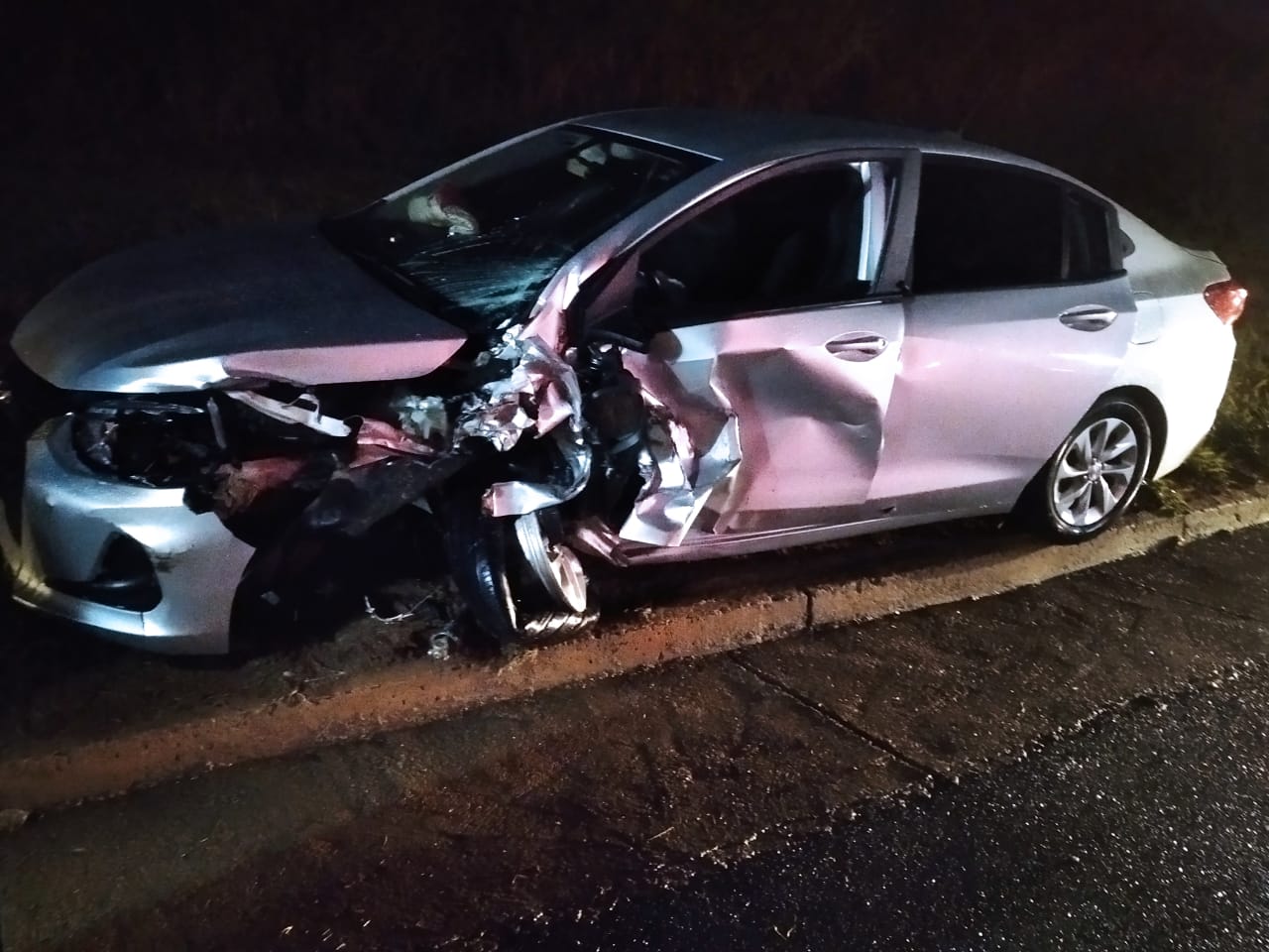 Acidente deixa sete pessoas feridas entre elas duas crianças em Inúbia Paulista