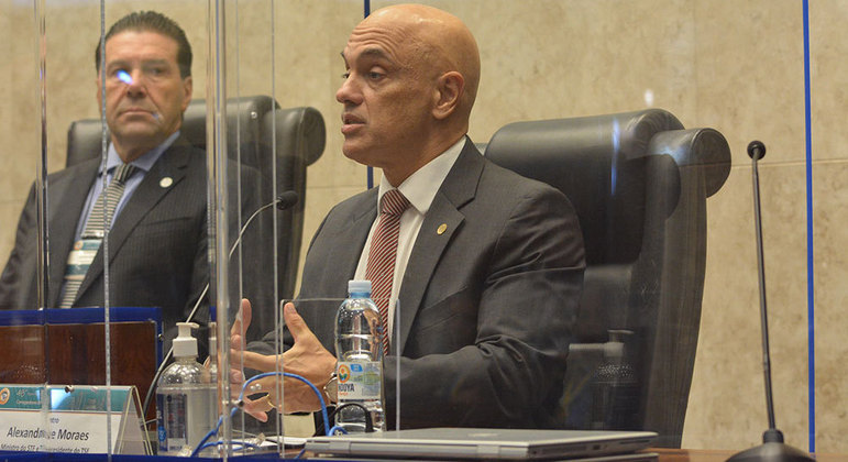 Ministro Alexandre de Moraes é eleito presidente do TSE