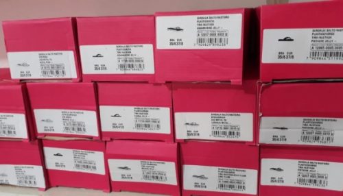 Fundo Social de Solidariedade de Adamantina realiza bazar para venda de chinelos