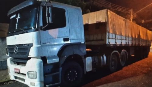 Homem é preso em flagrante por transportar caminhão roubado na Rodovia Raposo Tavares, em Presidente Venceslau