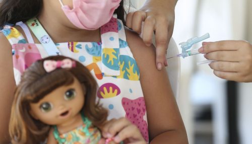 Anvisa aprova uso emergencial da CoronaVac para crianças de 3 a 5 anos