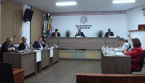 Câmara aprova em primeira discussão projeto que cria bolsa municipal voltada ao curso de medicina