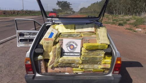 Carro lotado de mercadorias sem notas fiscais é apreendido pela Polícia Militar na Rodovia da Integração, em Tupi Paulista