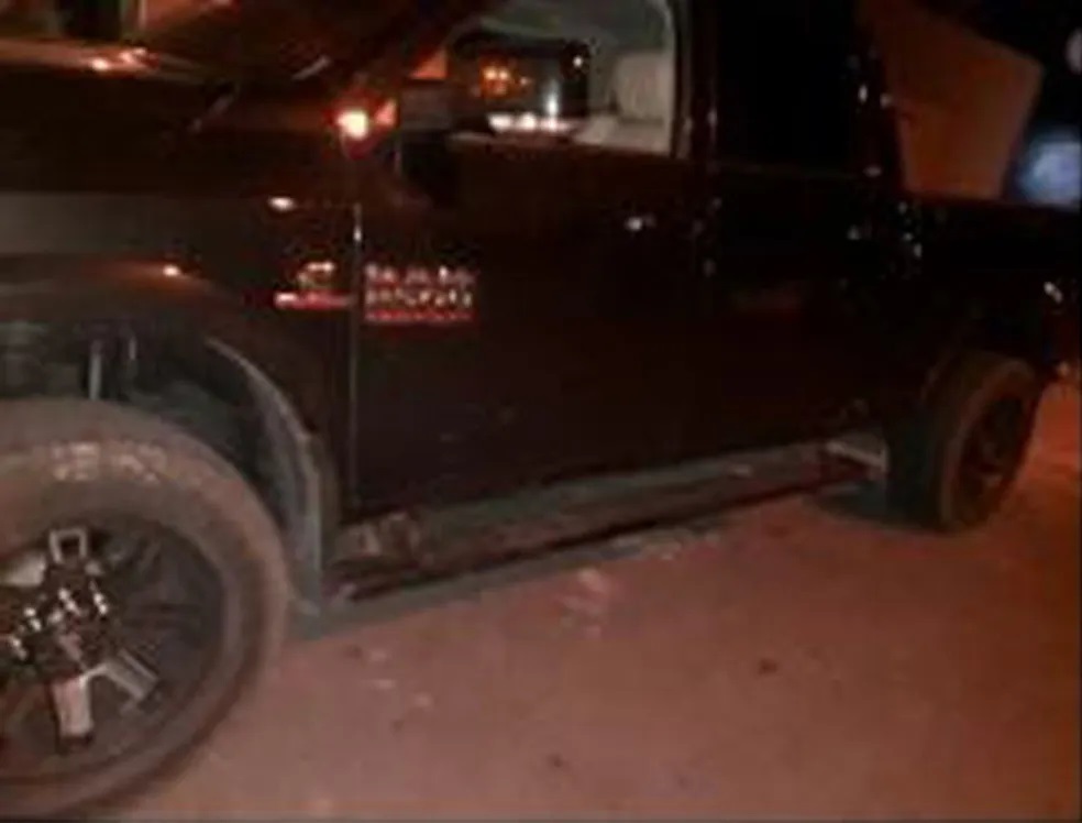 Após motorista fazer manobras de direção perigosa em Dracena, Polícia Militar apreende caminhonete de luxo importada