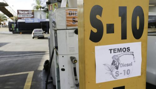 Petrobras anuncia redução de R$ 0,30 no diesel