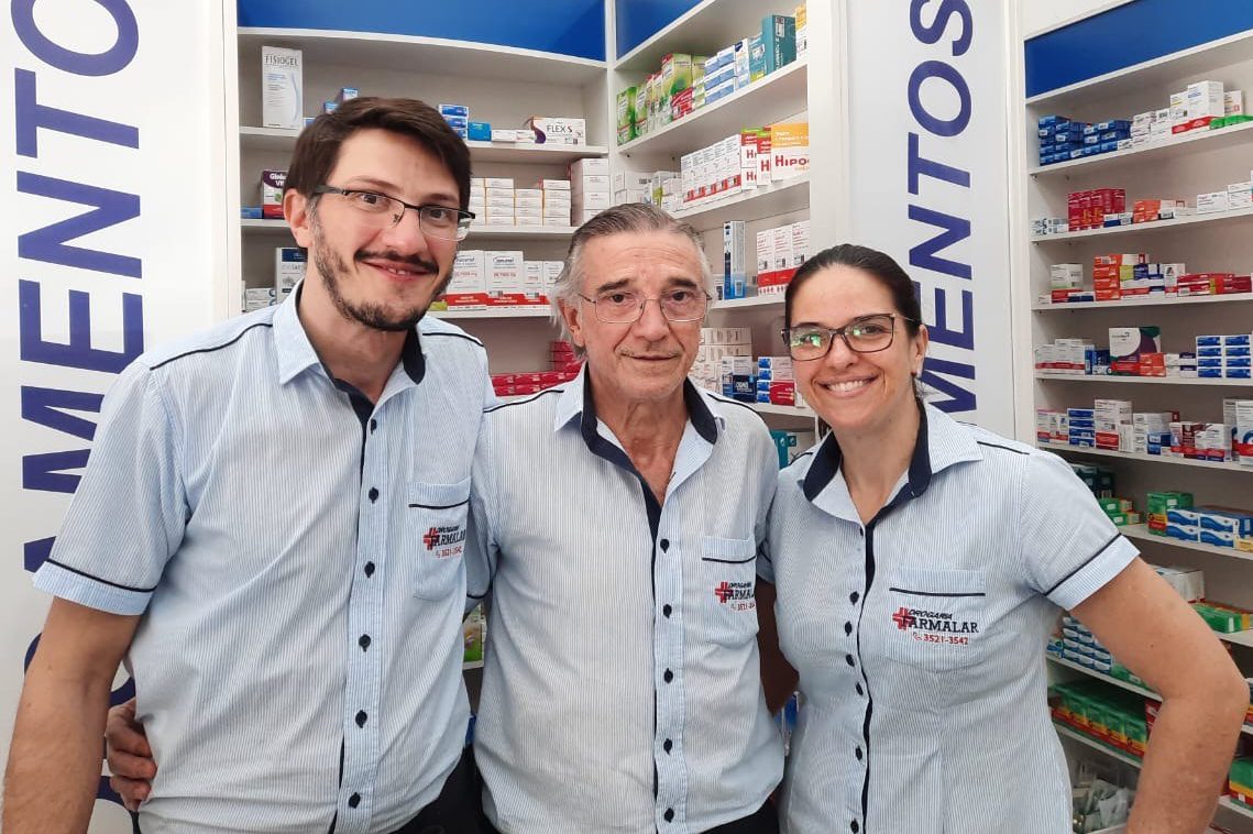 Em homenagem de Dia dos Pais, Life FM evidencia o popular 'Laercio da Farmácia' no quadro 'Tal pai, tal filho'