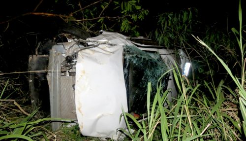 Capotamento deixa morador de Salmourão ferido no bairro Guarani