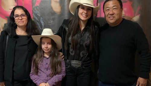 Supermercado Mituo realiza o sonho da pequena Lívia Bianco Garcia, de 10 anos: conhecer a cantora Ana Castela