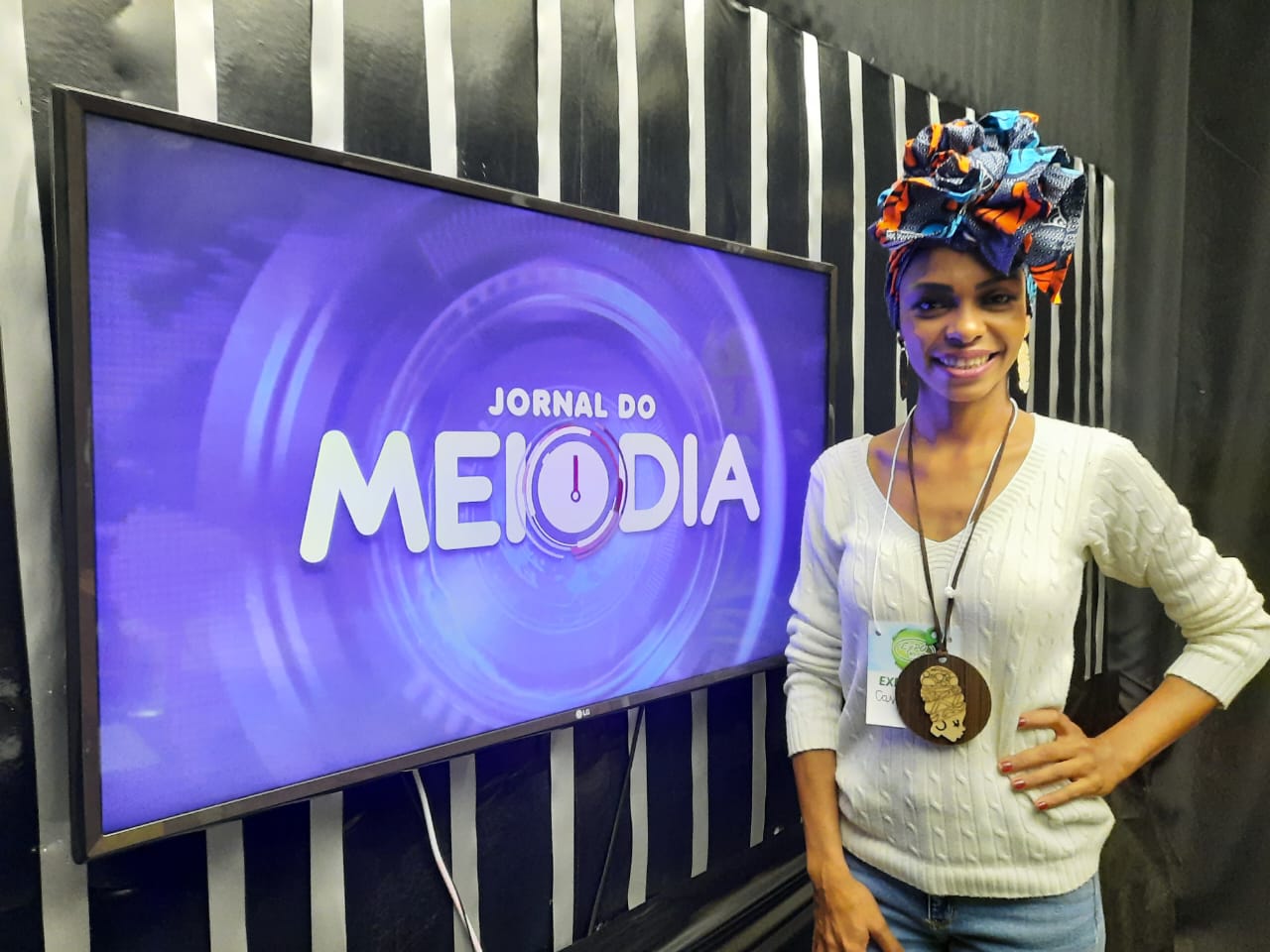 A entrevistada do Jornal do Meio Dia foi a lindíssima e talentosa May Oliveira