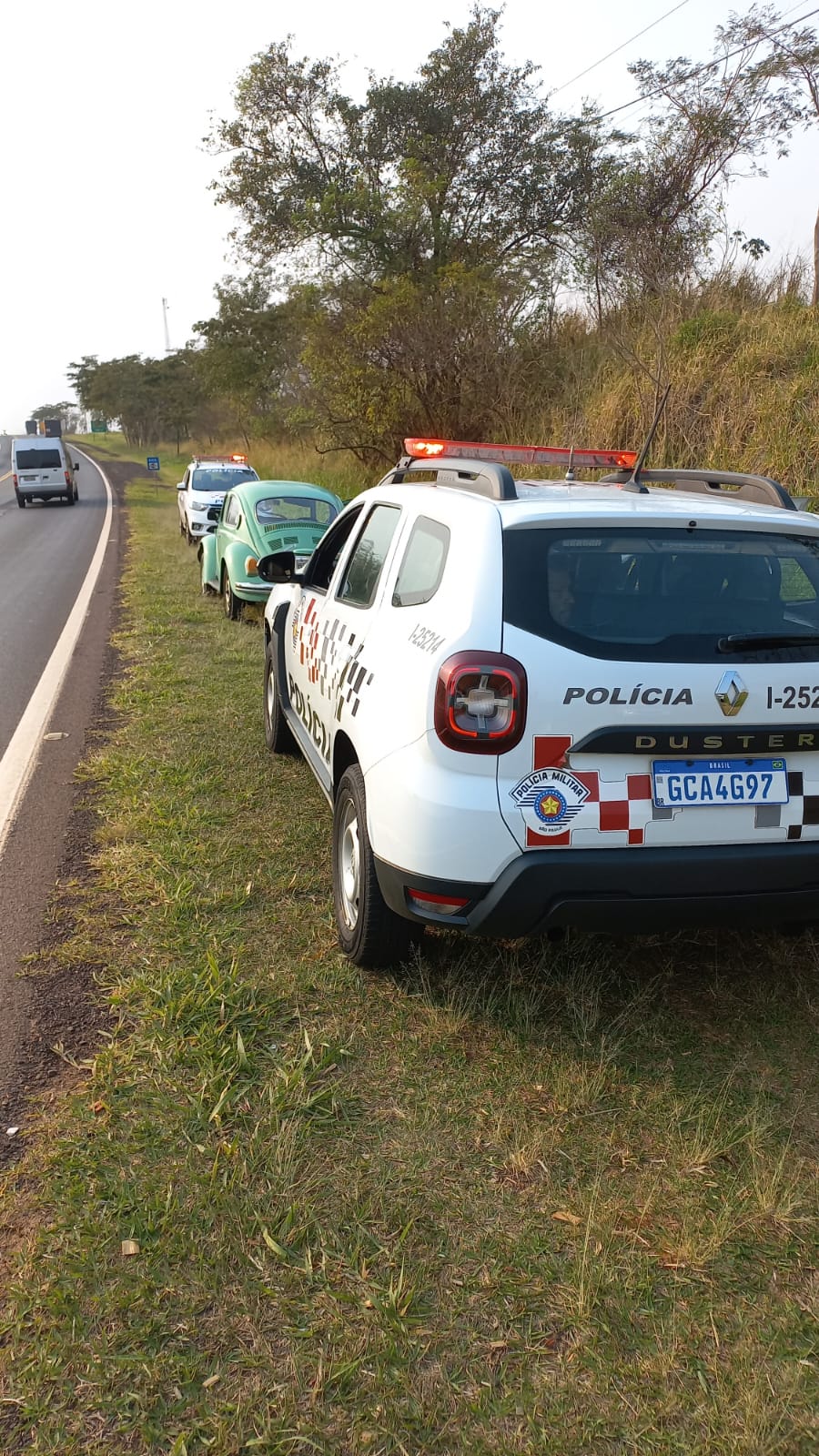 Homem é preso na SP-294  em Adamantina, na altura do trevo da Lagoa Seca com fusca furtado