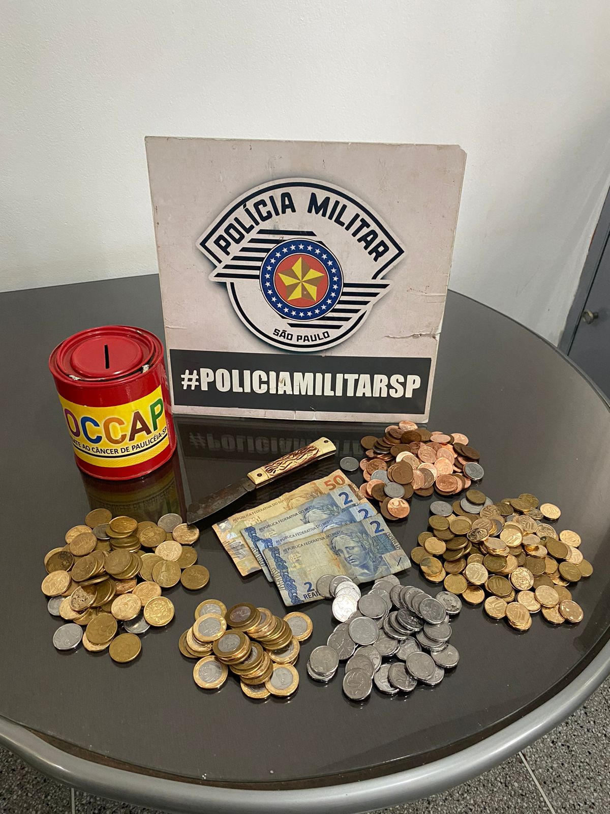 Ladrão furta cofrinho com mais de 360 moedas doadas a grupo voluntário de apoio no combate ao câncer e acaba preso