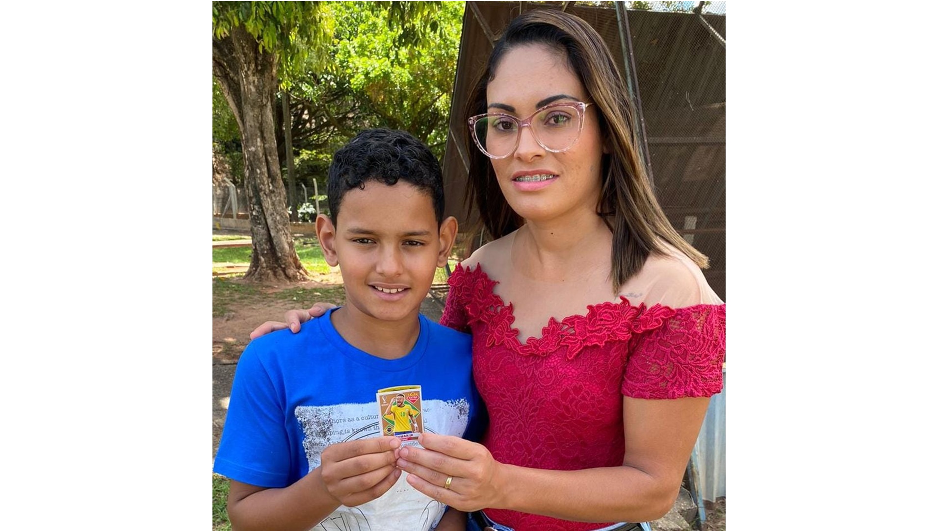 Colecionador de figurinhas da copa do Mundo 2022 quer vender a figurinha Gold do Neymar