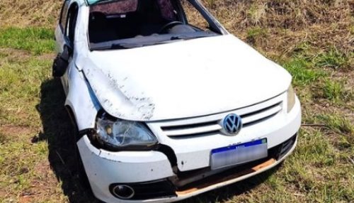 Condutor de carro fica ferido em acidente na rodovia Tupã - Queiroz