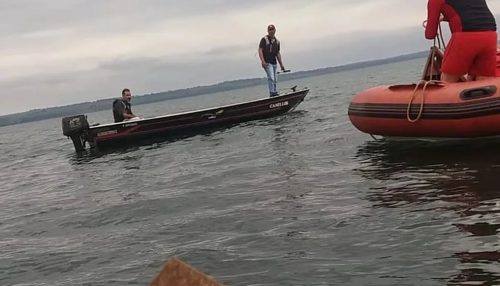 Homem sai para pescar com amigo e desaparece no Rio Paranapanema, em Teodoro Sampaio