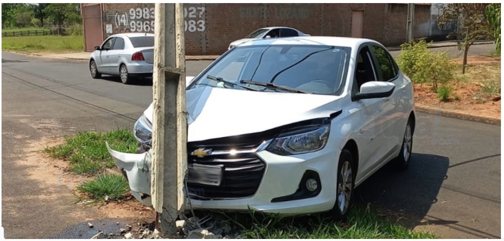 Idoso tem mal súbito e atinge poste na Av. Frederico Buque Fritz em Tupã