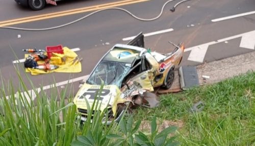 Acidente envolve carro e caminhão na SP-294, em Lucélia