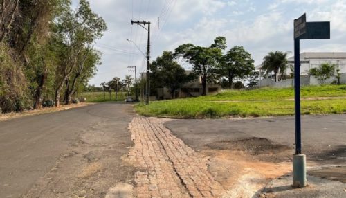 Após acidente e reclamação de morador, Trânsito promete melhorias de sinalização no Parque do Sol