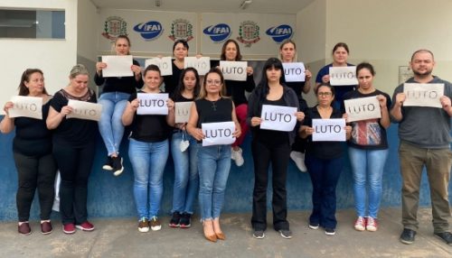 Em protesto pelo piso salarial, profissionais de enfermagem vestem preto na saúde de Adamantina