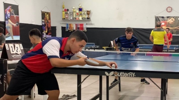 Mesatenista de Adamantina é vice-campeão em torneio em Presidente Prudente