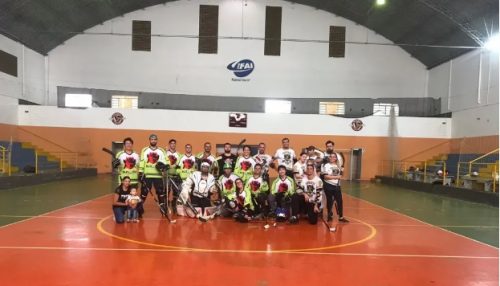 Com obras em andamento, quadra de Hockey dos Pioneiros aumenta interesse da população sobre o esporte