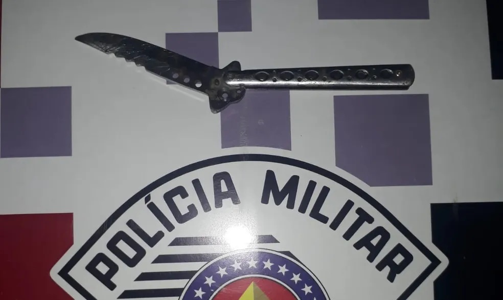 Irmãos são presos em flagrante suspeitos de ferir homem com golpe de canivete na barriga, em Paulicéia