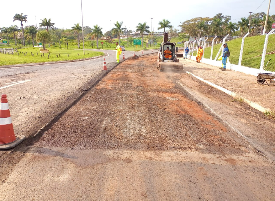 Trevo de Adamantina tem recuperação asfáltica