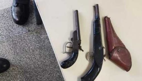 Menina de 3 anos entra com duas armas em creche de Santo André (SP)