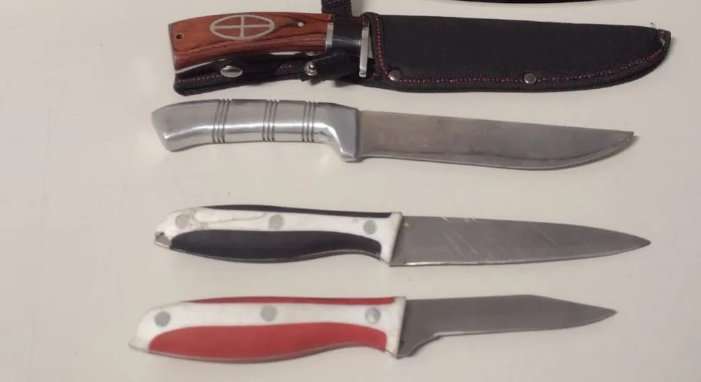 Após render vítima com faca, dois homens são presos por roubo de caminhonete em Flora Rica