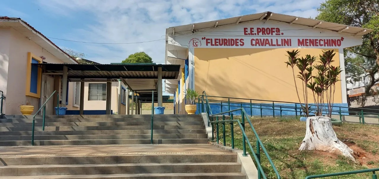 Eleitores da Escola Fleurides terão duas entradas diferentes para a votação, orienta o Cartório Eleitoral