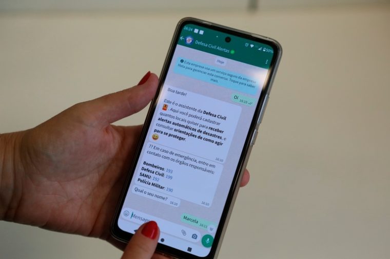 Brasileiro já pode receber alertas de desastres naturais por WhatsApp