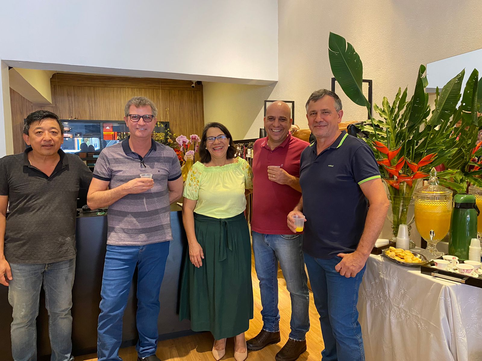 Tarde de comemoração e apresentação do novo visual da Bet'man calçados