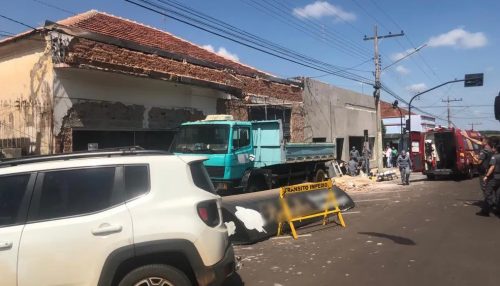 Pedreiro morre após cair de estrutura de cerca de 4 metros, enquanto fazia reforma de estabelecimento, em Junqueirópolis