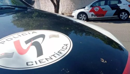 Pai e mãe acusados de torturar e matar o próprio filho, um bebê de apenas dois meses de vida, vão a júri popular nesta quarta-feira