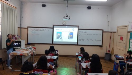 Programa Escola Sustentável aborda destinação adequada para pilhas, lâmpadas e eletrônicos