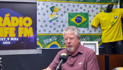 Eduardo Fonseca destaca a derrota da seleção brasileira no jogo contra Camarões