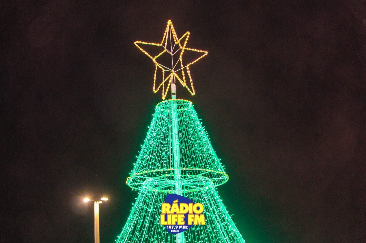 A chegada do Papai Noel em Adamantina foi marcada por  união da família e solidariedade