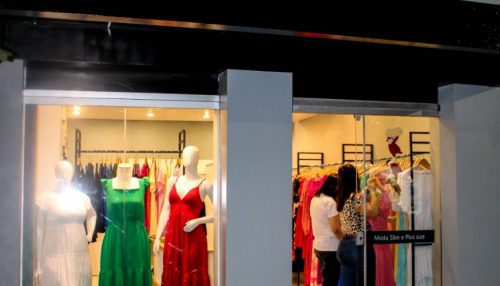 A Môck acredita que a moda é para todos, oferece peças do Slim ao Plus Size.