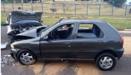 Homem de 48 anos morre após colisão entre dois carros na Rodovia Arthur Boigues Filho