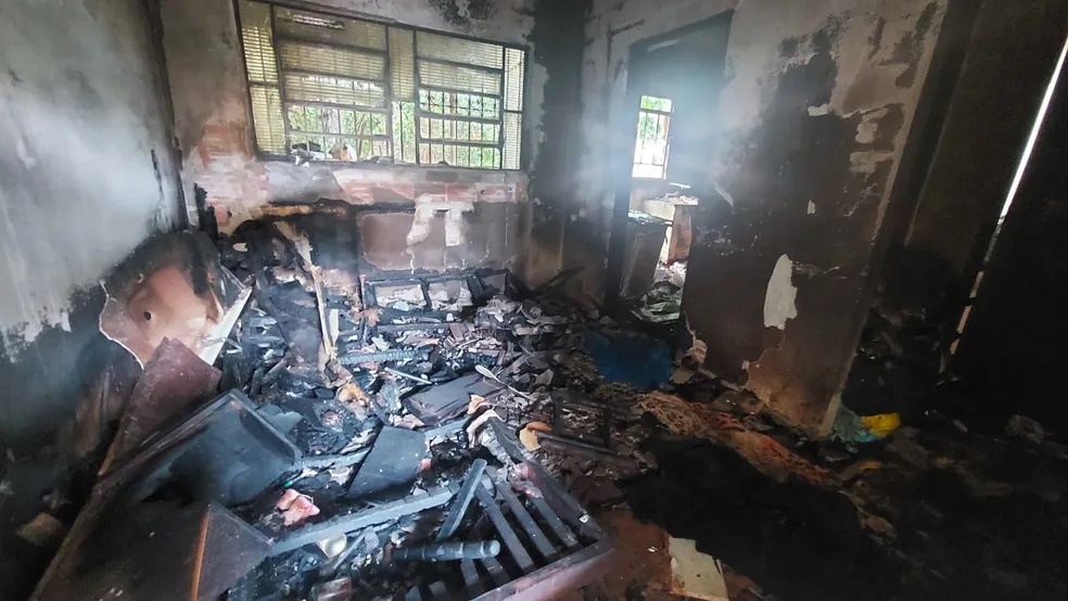 Adolescente arrombou porta para salvar idosa de incêndio no interior de SP: 'Motivo de orgulho', diz avó